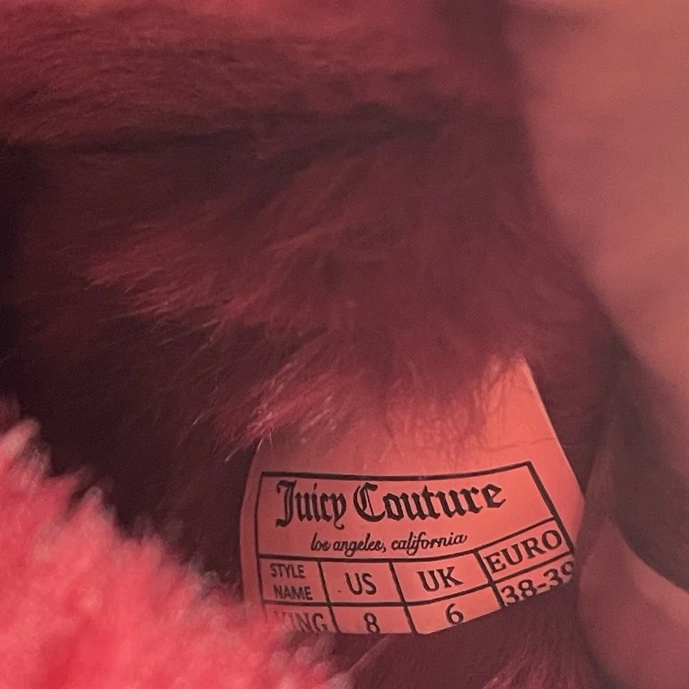 Juicy Couture King Cozy Cold‎ Weather Boots Womens 8 Red Pull On Faux Suede Fur